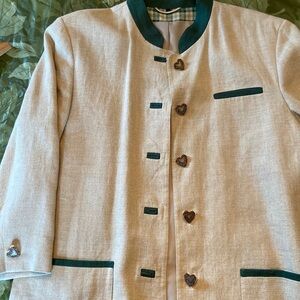 𝅺STYLISH jacket with piping and heart-shaped antler buttons. Statement piece.